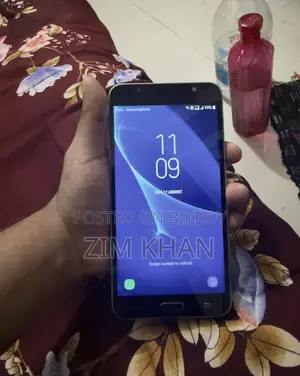 Samsung Galaxy J7 16 GB Black