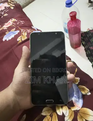 Samsung Galaxy J7 16 GB Black