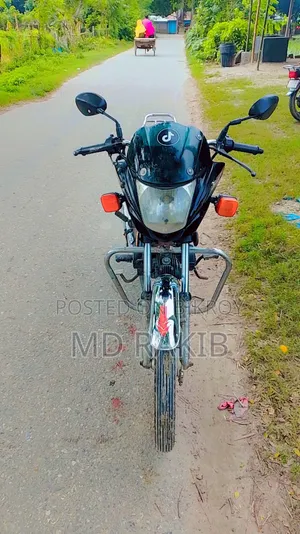 রানার এফ১০০ - ৬এ ২০১৭ ব্ল্যাক