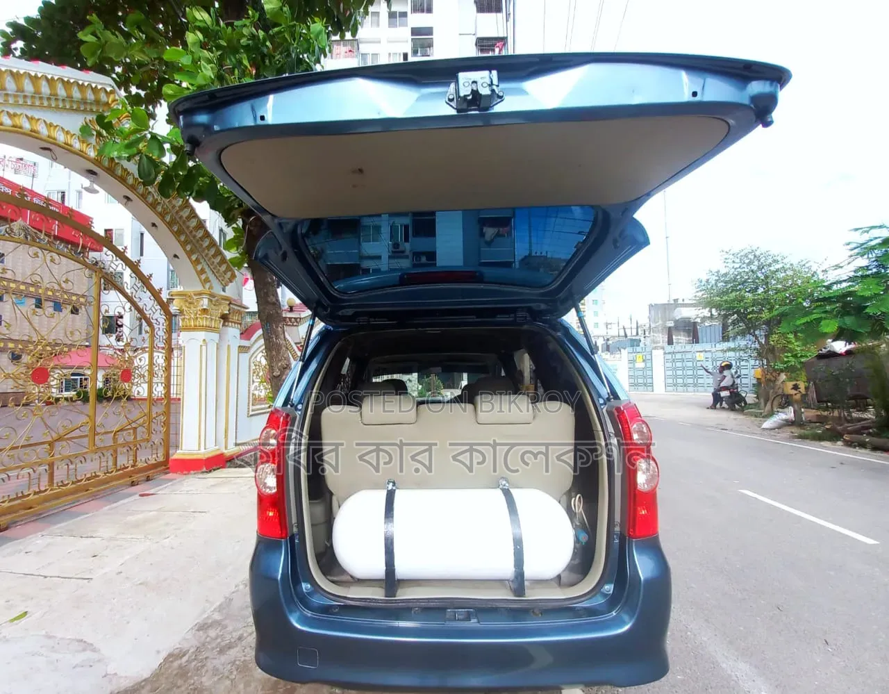 Toyota Avanza 2010 Blue