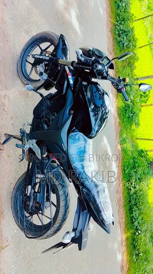 সুজুকি জিক্সার ২০১৬ ব্ল্যাক