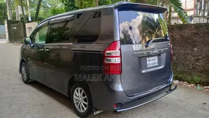 Toyota Noah 2009 Gray
