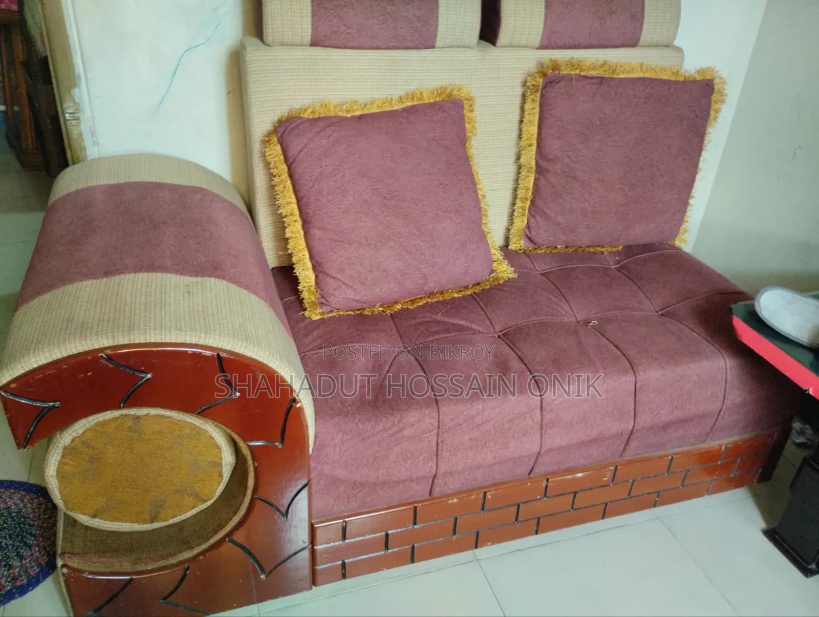 Corner Sofa With 4 Stools