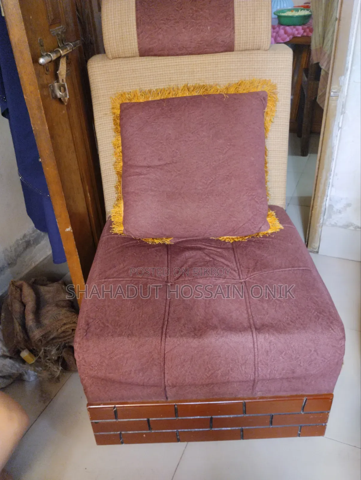 Corner Sofa With 4 Stools