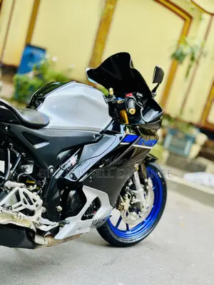 যামাহা আর১৫এম ২০২৪ সিলভার