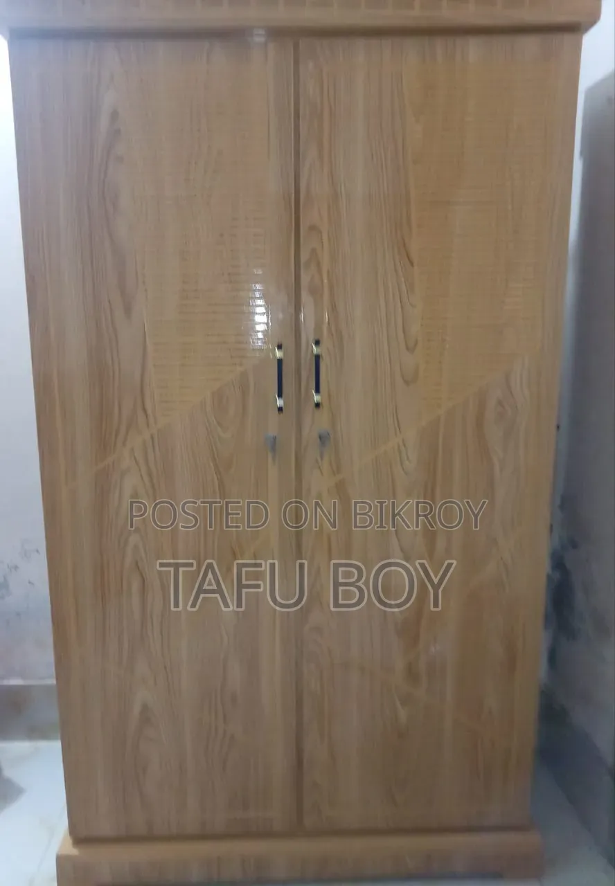 একটি পারটেক্স আলমারি বিক্রি করবো