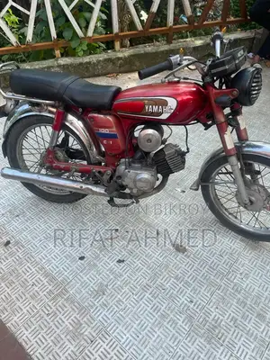 Yamaha 1990 Red