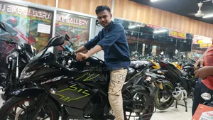 সুজুকি গিক্সার এসএফ ২০২০ কালো