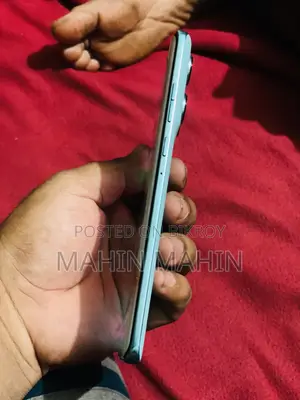 নতুন মটোরোলা এজ ৬০ ফিউশন ২৫৬ জিবি