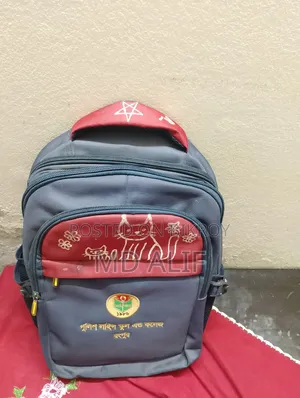 পুলিশ লাইসেন্স স্কুল ব্যাগ মহিলা ব্যবহার করেছেন মাত্র ১০ দিন
