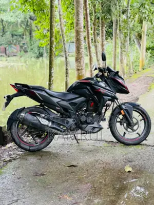 হোন্ডা এক্স-ব্লেড ১৬০ ২০২০ ব্ল্যাক