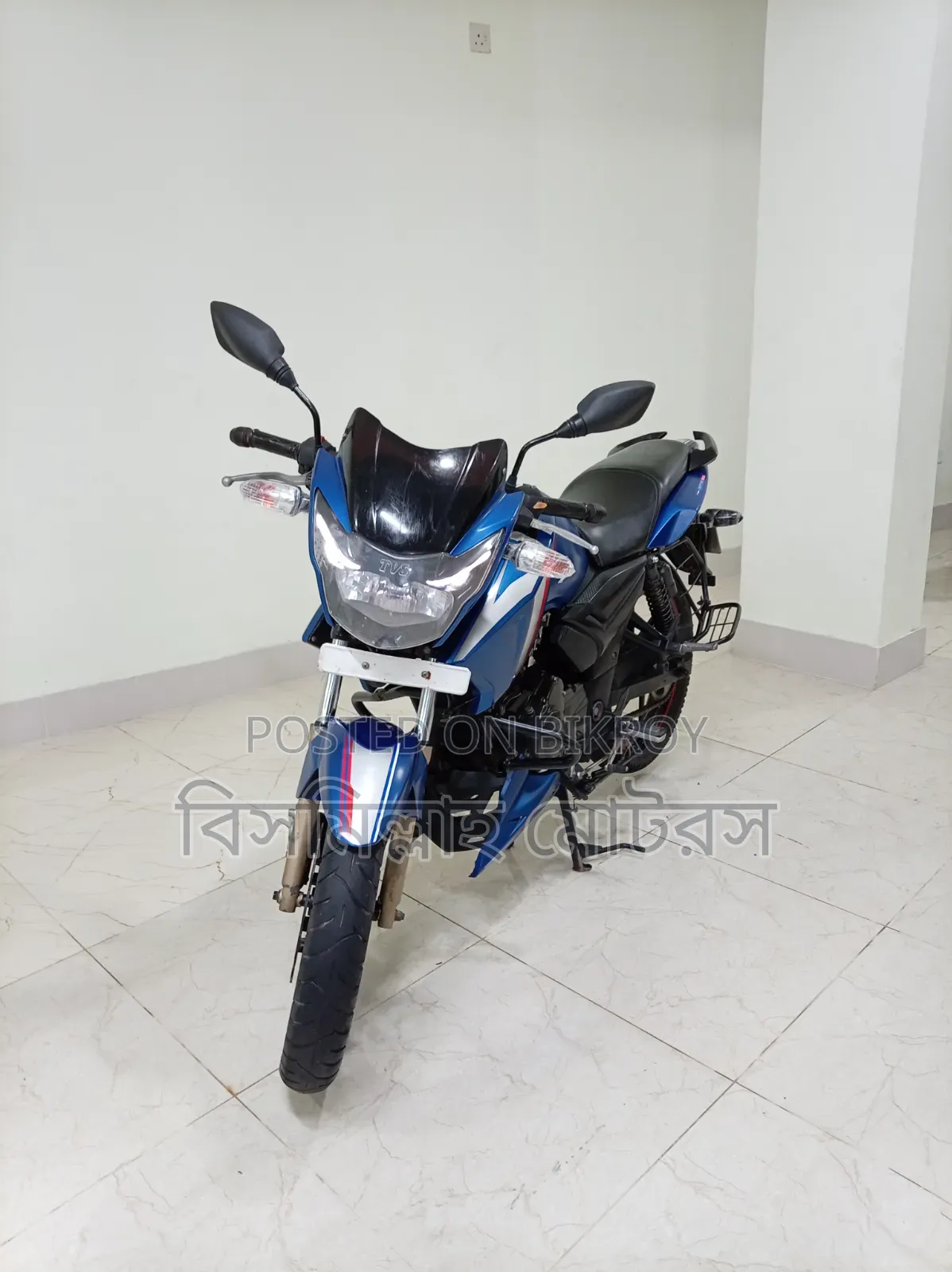 টিভিএস ২০১৮ নীল