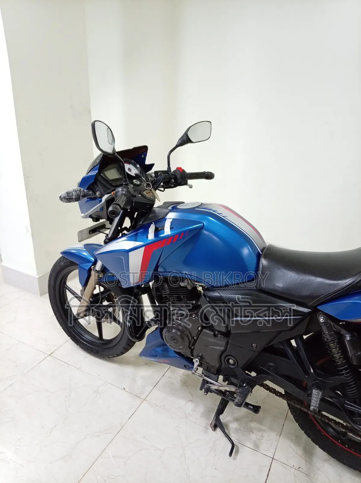টিভিএস ২০১৮ নীল