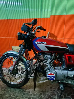 Honda 2005 Red