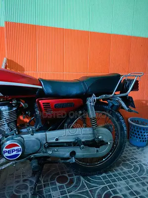 Honda 2005 Red