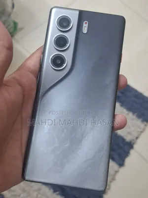 টেকনো ক্যামন ৪০ প্রো ৪জি ২৫৬ জিবি ব্ল্যাক