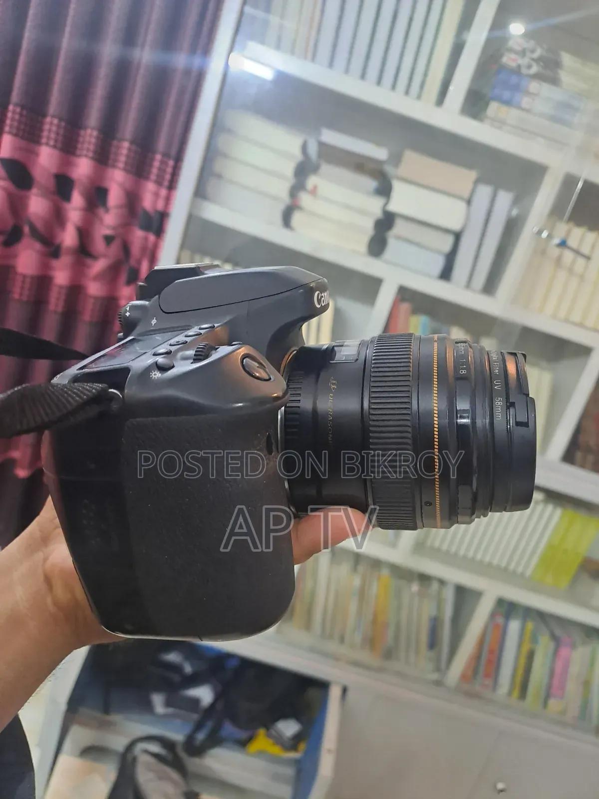 Canon 80d, Lens 85mm, 2 battery, Memory 64gb, Charger, Bag, Strap