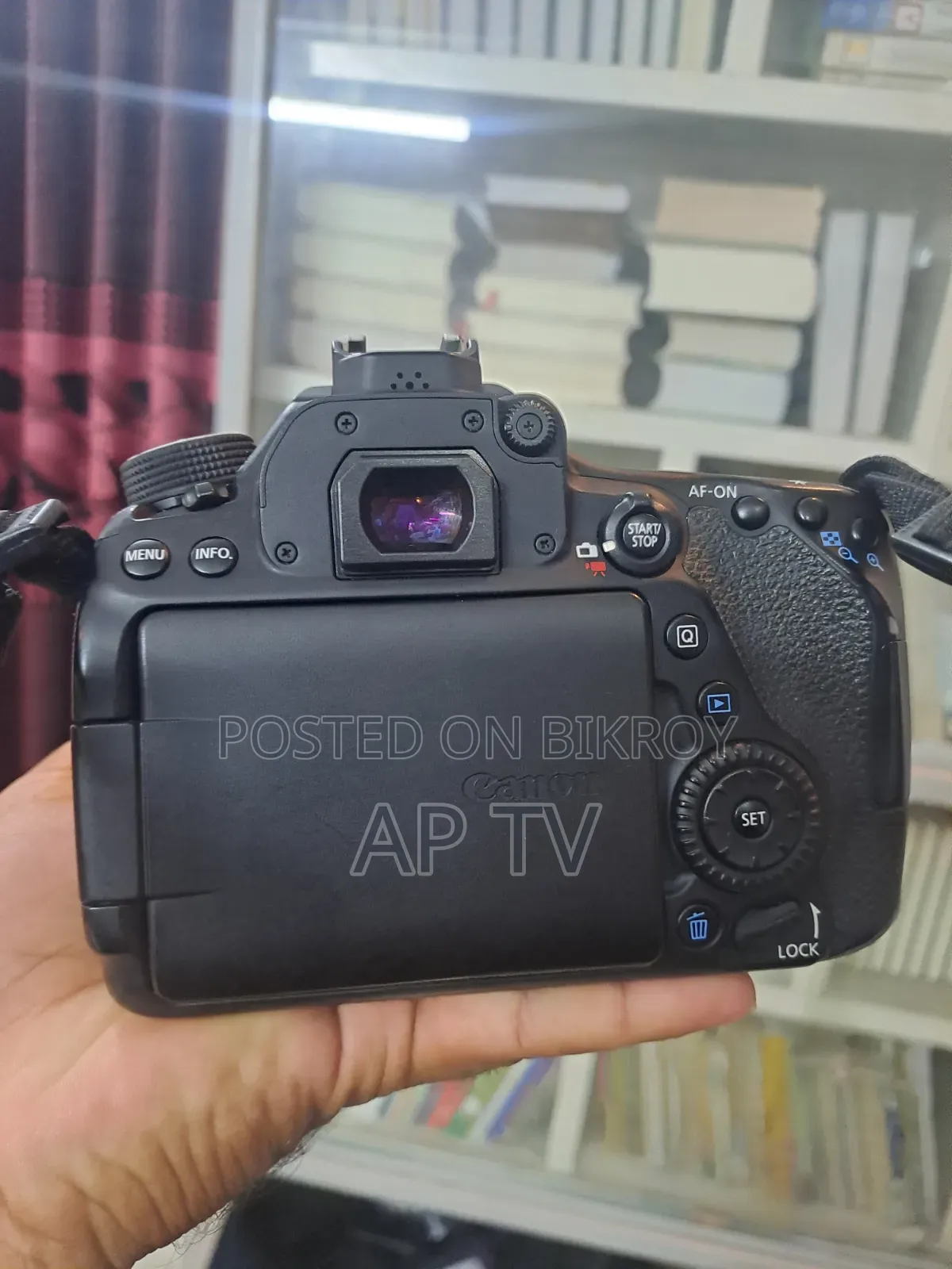 Canon 80d, Lens 85mm, 2 battery, Memory 64gb, Charger, Bag, Strap