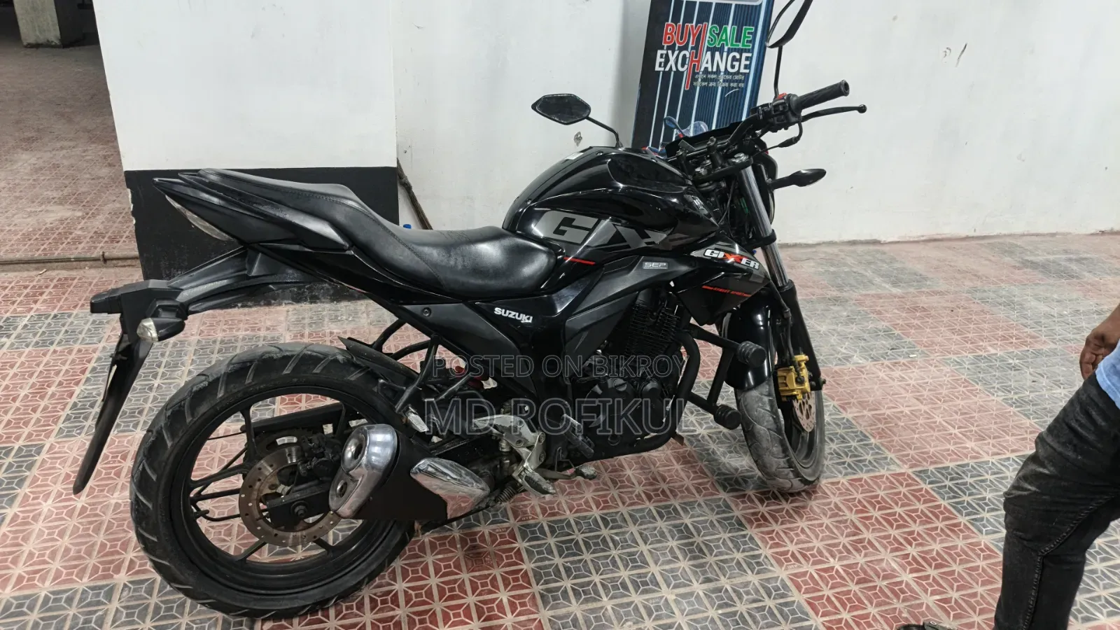 সুজুকি জিক্সার ২০১৯ কালো