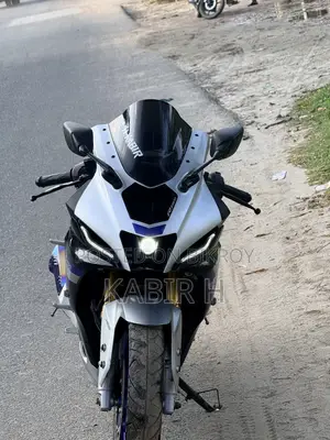 Yamaha R15M 2023 Silver