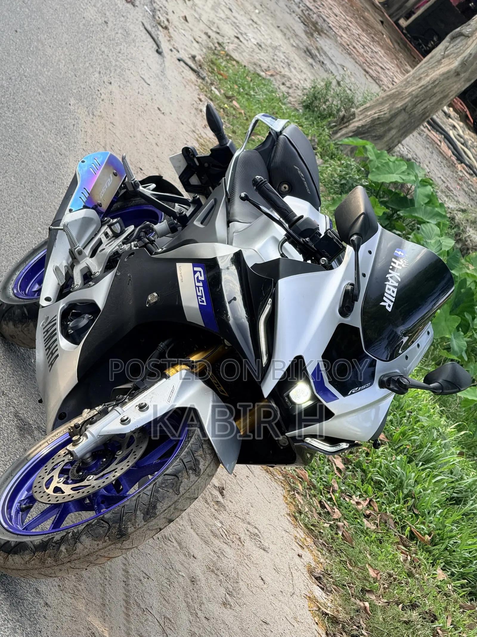Yamaha R15M 2023 Silver
