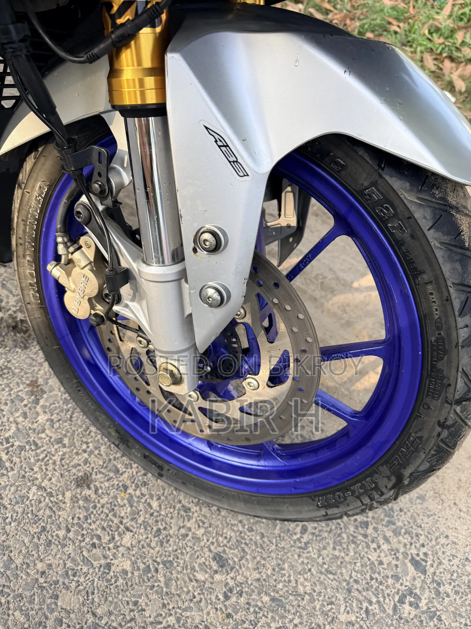 Yamaha R15M 2023 Silver