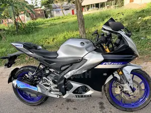 Yamaha R15M 2023 Silver