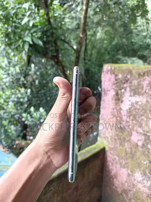অ্যাপল আইফোন এক্সএস ম্যাক্স ২৫৬ জিবি সাদা
