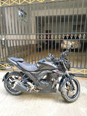 সুজুকি জিক্সার ২০২১ কালো