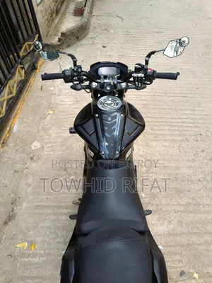 সুজুকি জিক্সার ২০২১ কালো