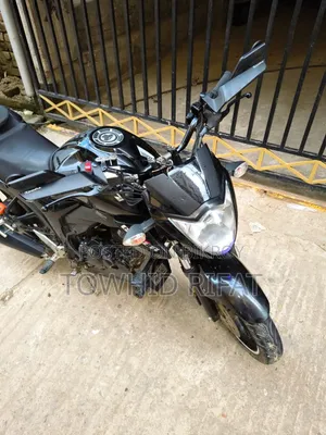 সুজুকি জিক্সার ২০২১ কালো