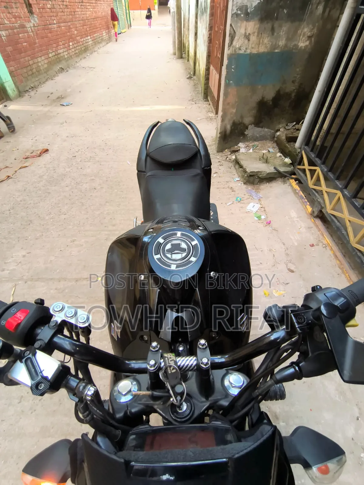 সুজুকি জিক্সার ২০২১ কালো