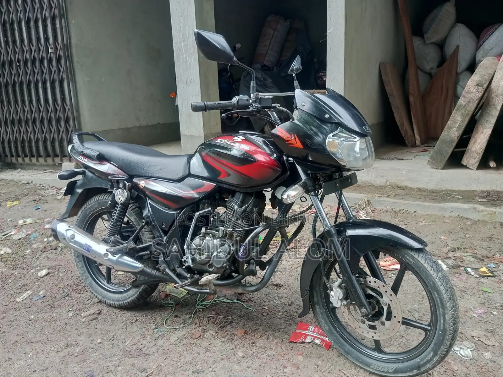 বাজাজ ডিসকভার ১৫০ ২০১৪ কালো