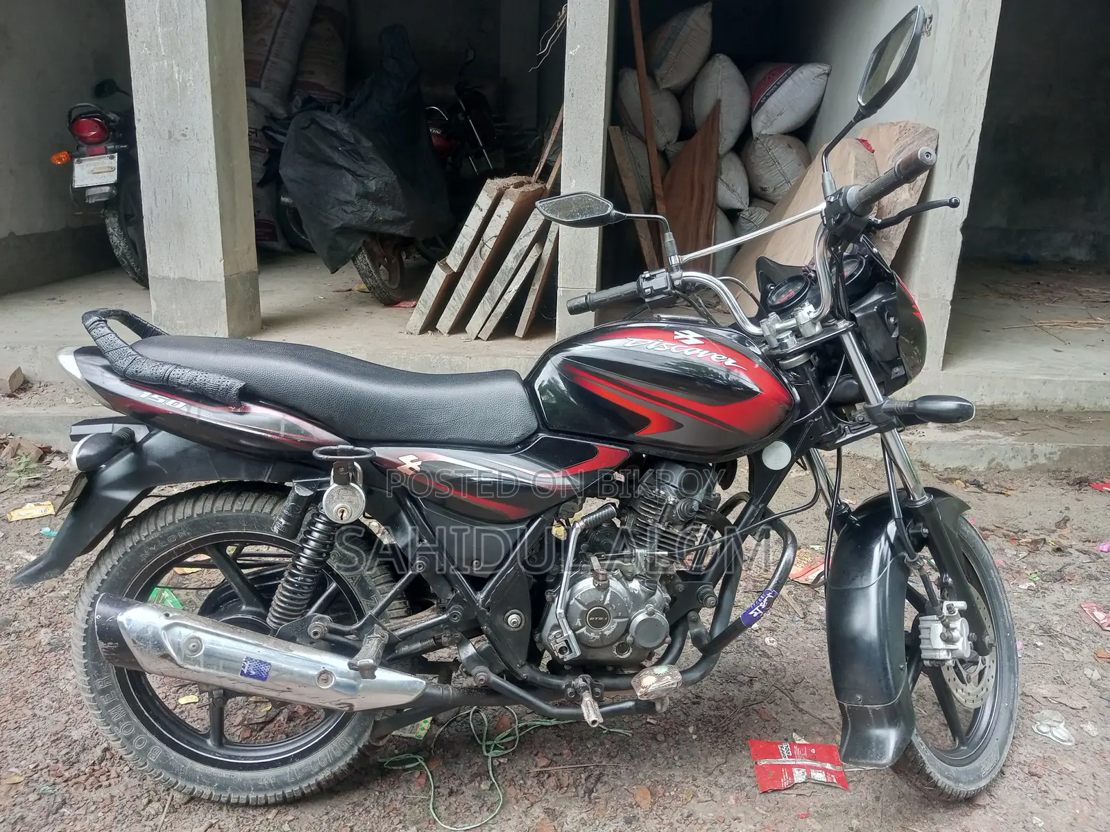 বাজাজ ডিসকভার ১৫০ ২০১৪ কালো