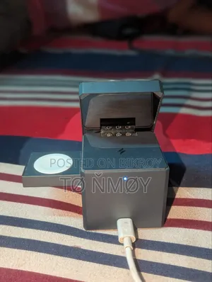 "Anker MagSafe 3-in-1 Wireless Charger (Model Y1811)".