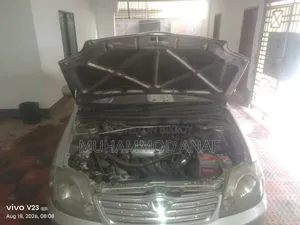 টয়োটা করোল্লা ২০০২ সিলভার