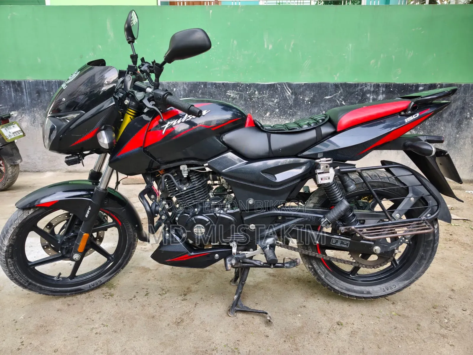 বাজাজ পালসার ১৫০ ২০২২ ব্ল্যাক