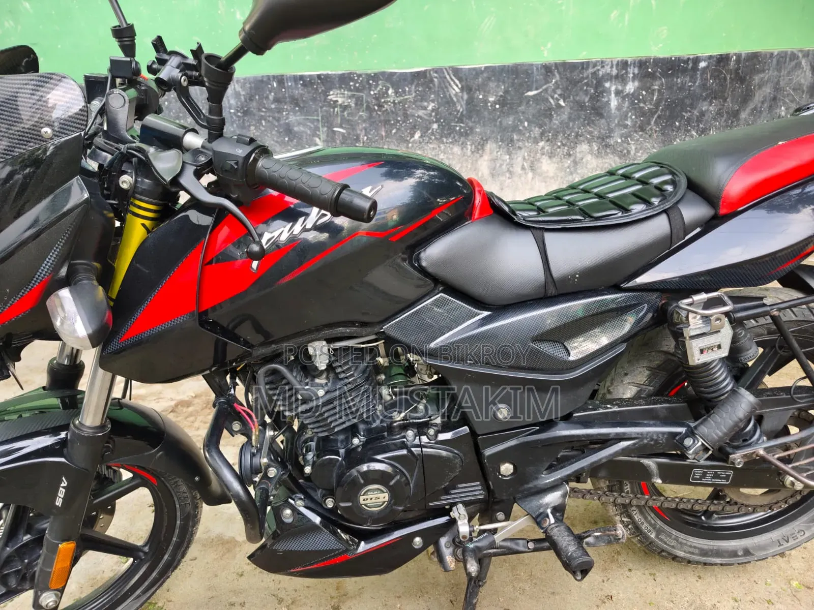 বাজাজ পালসার ১৫০ ২০২২ ব্ল্যাক