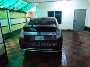 Toyota Prius Plug-in Hybrid 2025