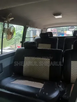 Toyota HiAce 2004 White