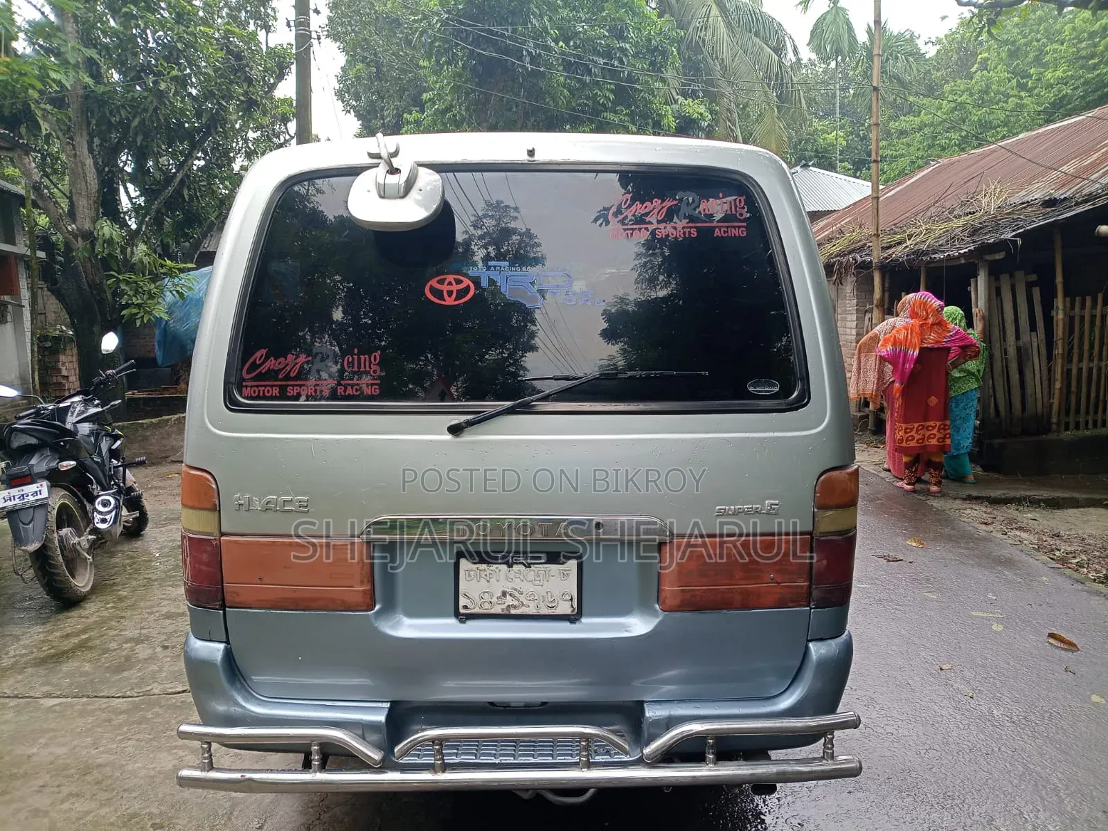 Toyota HiAce 2004 White