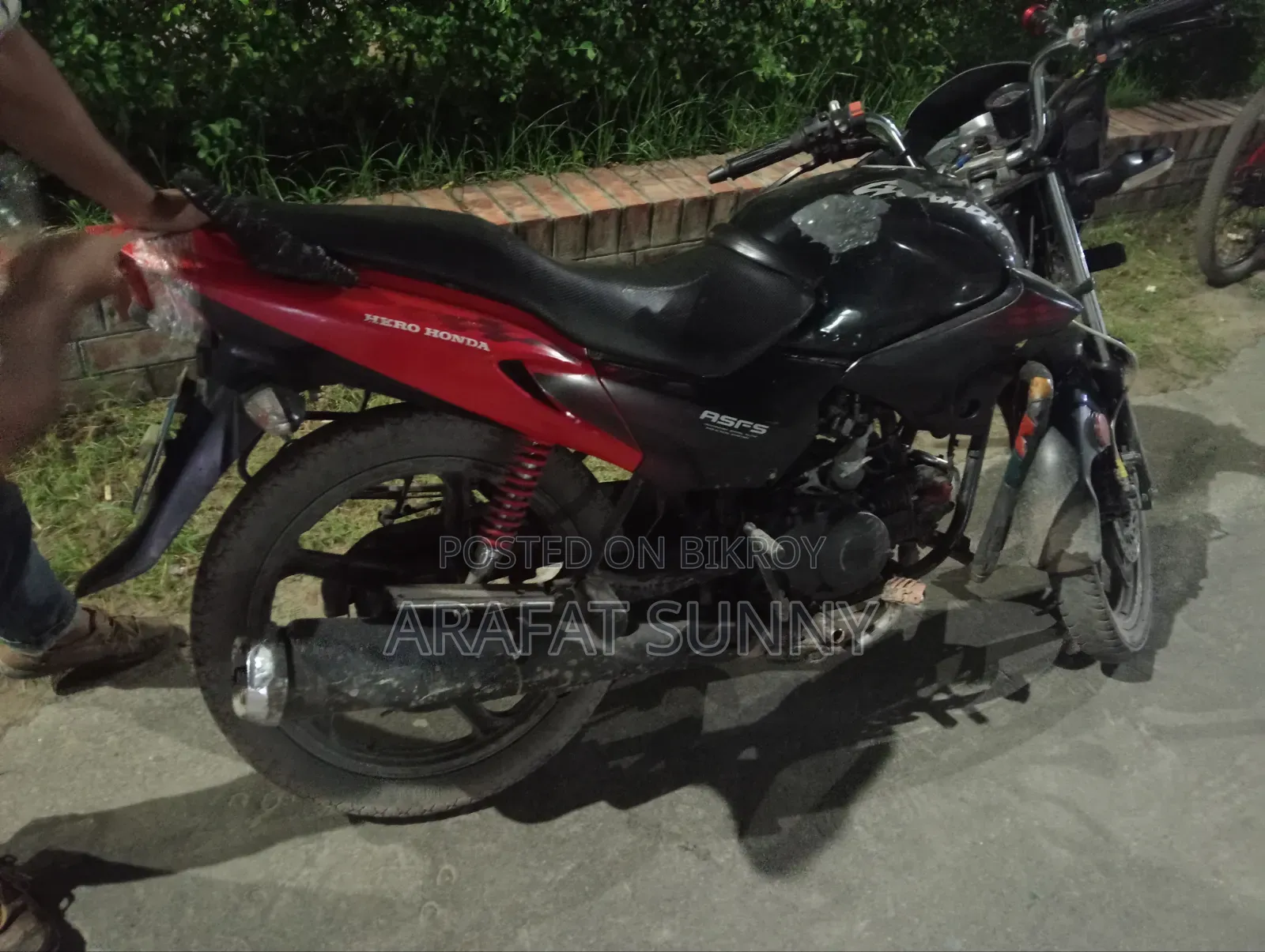 হিরো গ্ল্যামার এক্স ১২৫ ২০১৪ কালো