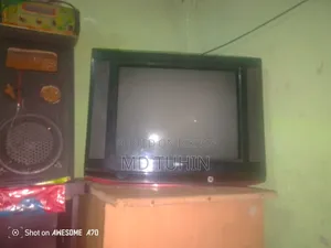 রঙিন টিভি।