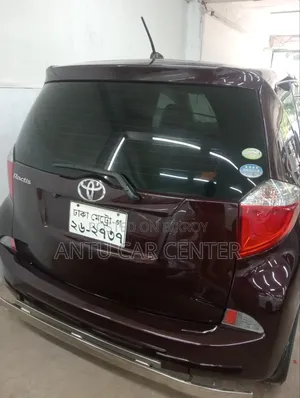 Toyota Ractis 2011 Brown