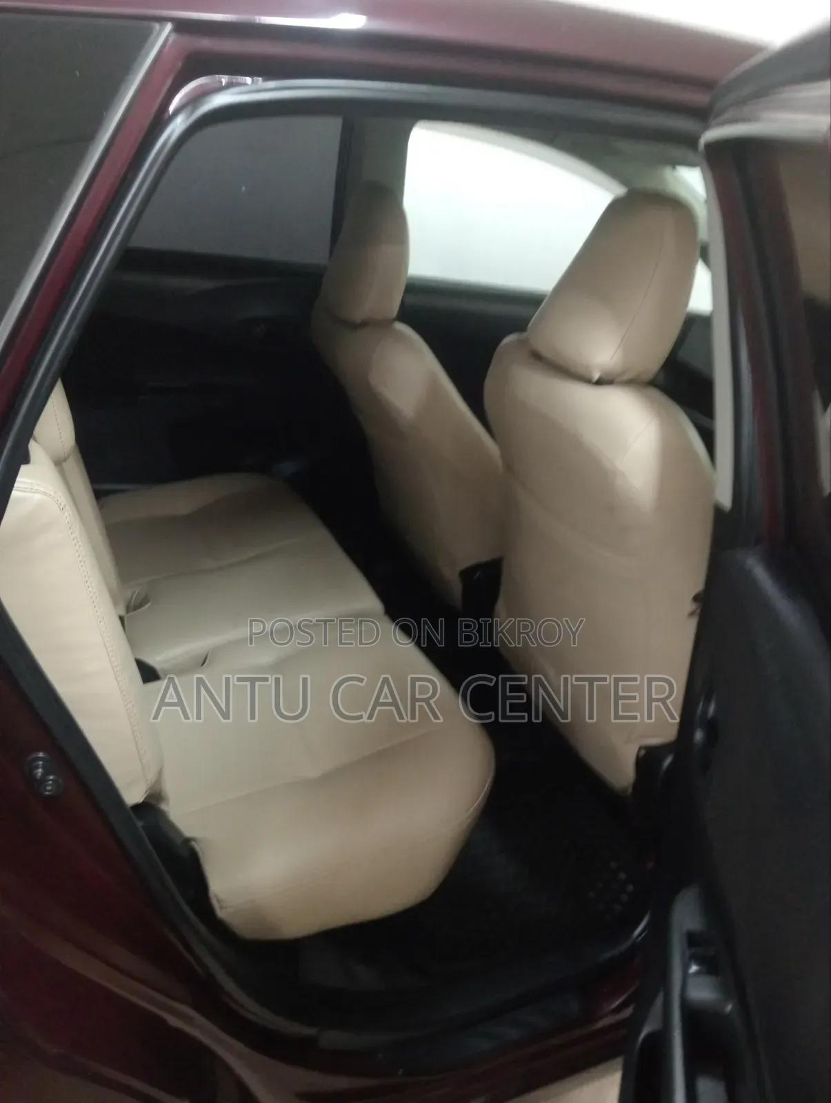 Toyota Ractis 2011 Brown