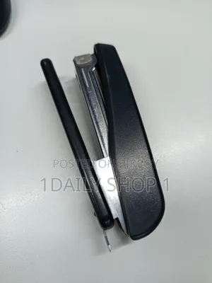 বিক্রির জন্য স্টেপলার মেশিন।