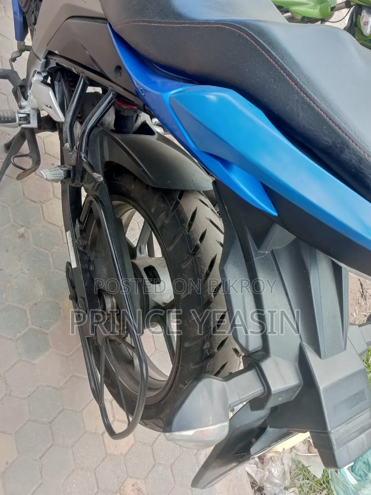 সুজুকি গিক্সার ২০২২ নীল