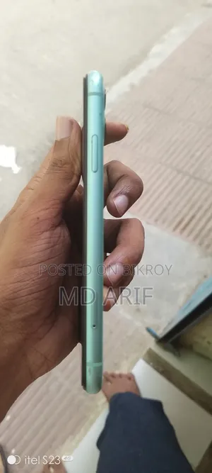 অ্যাপল আইফোন ১১ ৬৪ জিবি