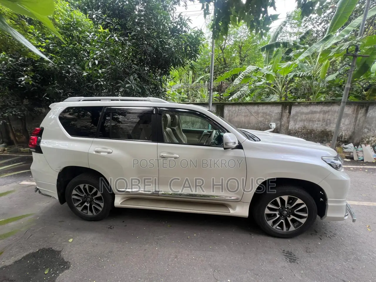 টয়োটা ল্যান্ড ক্রুজার প্রাডো ২০১৮ পার্ল