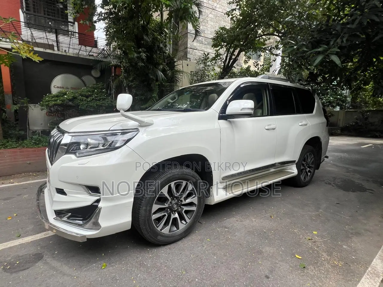টয়োটা ল্যান্ড ক্রুজার প্রাডো ২০১৮ পার্ল